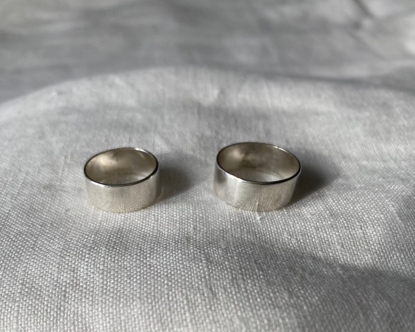Wide Band Rings