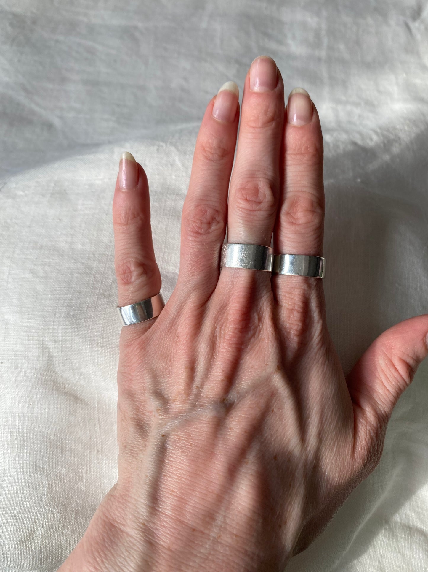 Wide Band Rings
